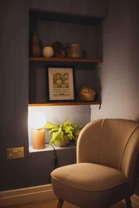 River Cottage, A Luxurious And Cosy Riverside Cottage For Two ウェルシュプール エクステリア 写真